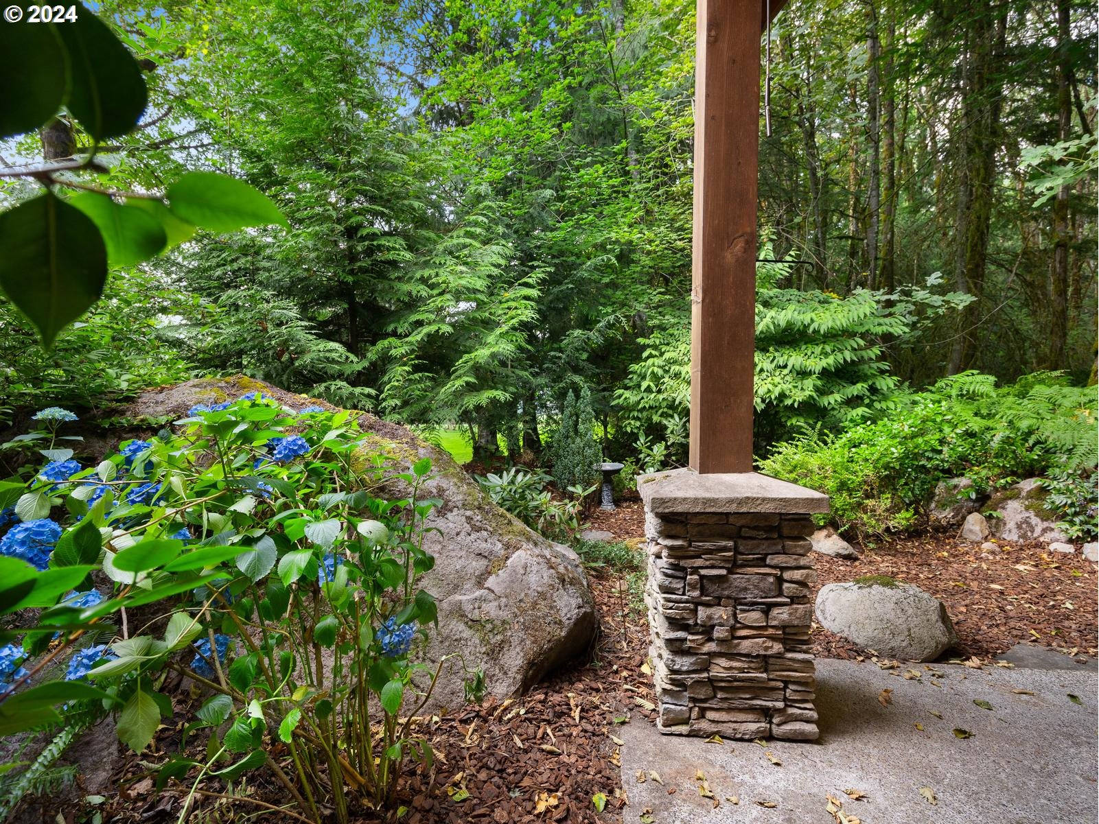 Welches, Oregon 97067, United States, 3 Bedrooms Bedrooms, ,3 BathroomsBathrooms,Residential,Pending,48436