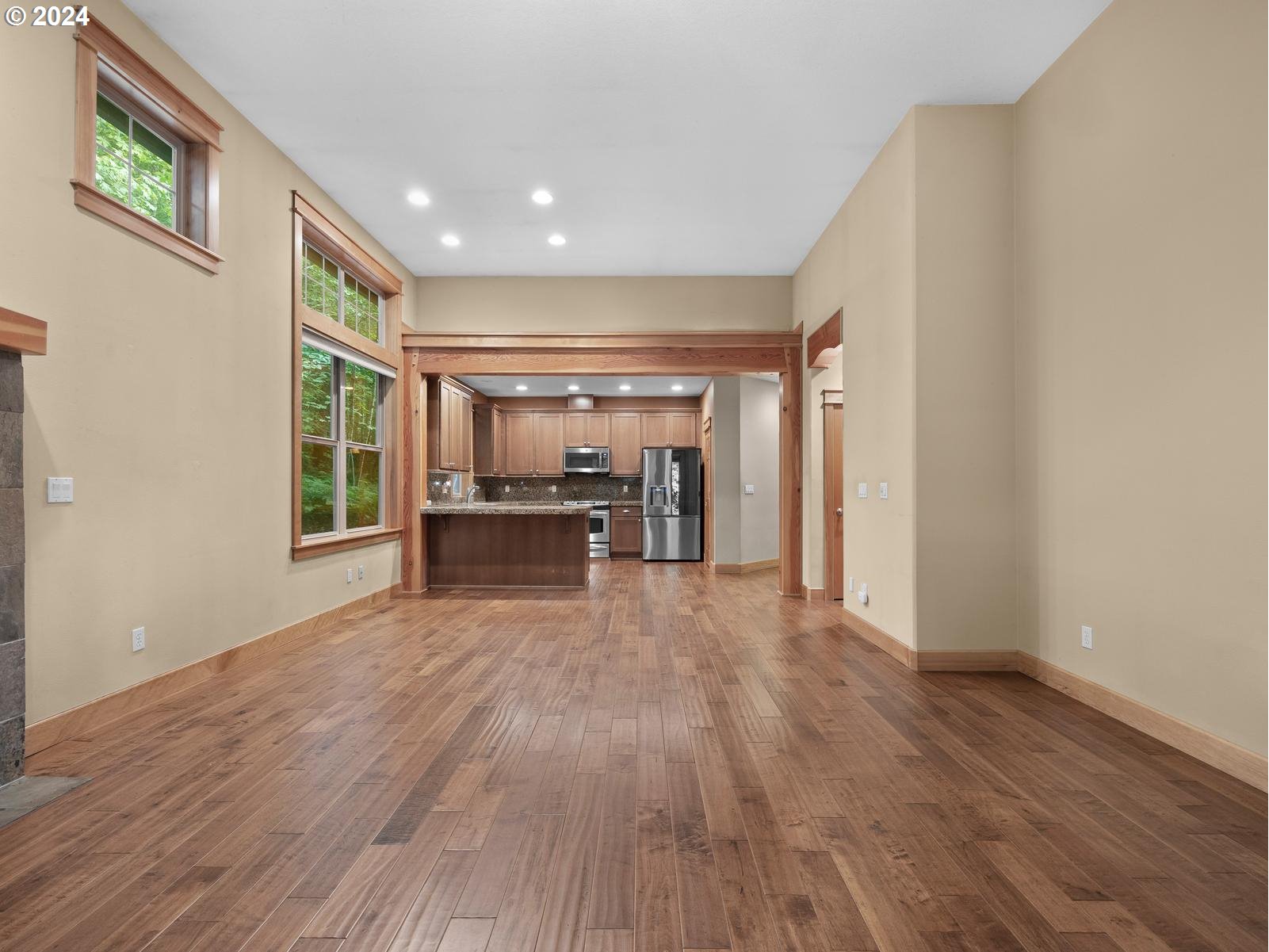 Welches, Oregon 97067, United States, 3 Bedrooms Bedrooms, ,3 BathroomsBathrooms,Residential,Pending,48436