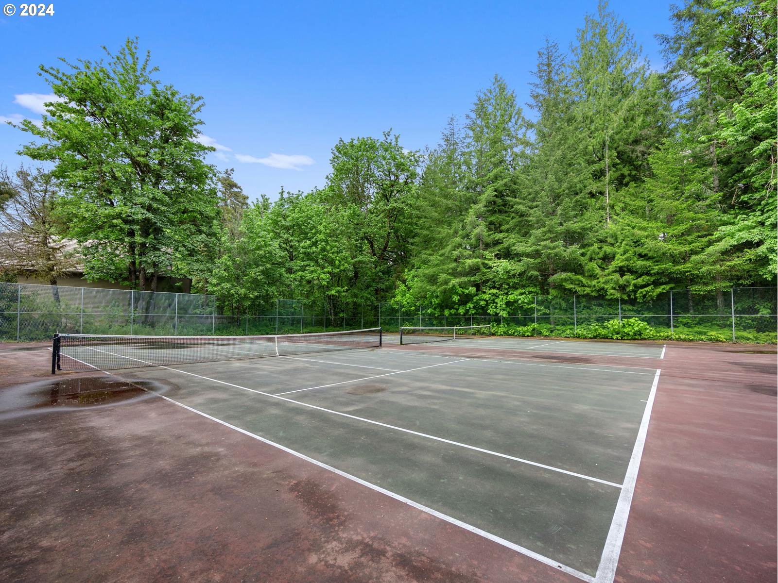 Welches, Oregon 97067, United States, 3 Bedrooms Bedrooms, ,3 BathroomsBathrooms,Residential,Pending,48436