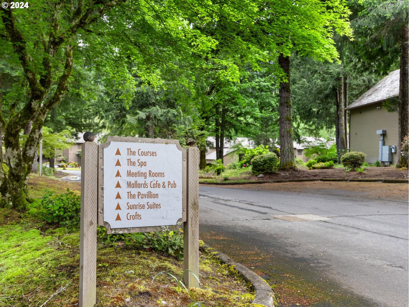 Welches, Oregon 97067, United States, 3 Bedrooms Bedrooms, ,3 BathroomsBathrooms,Residential,Pending,48436