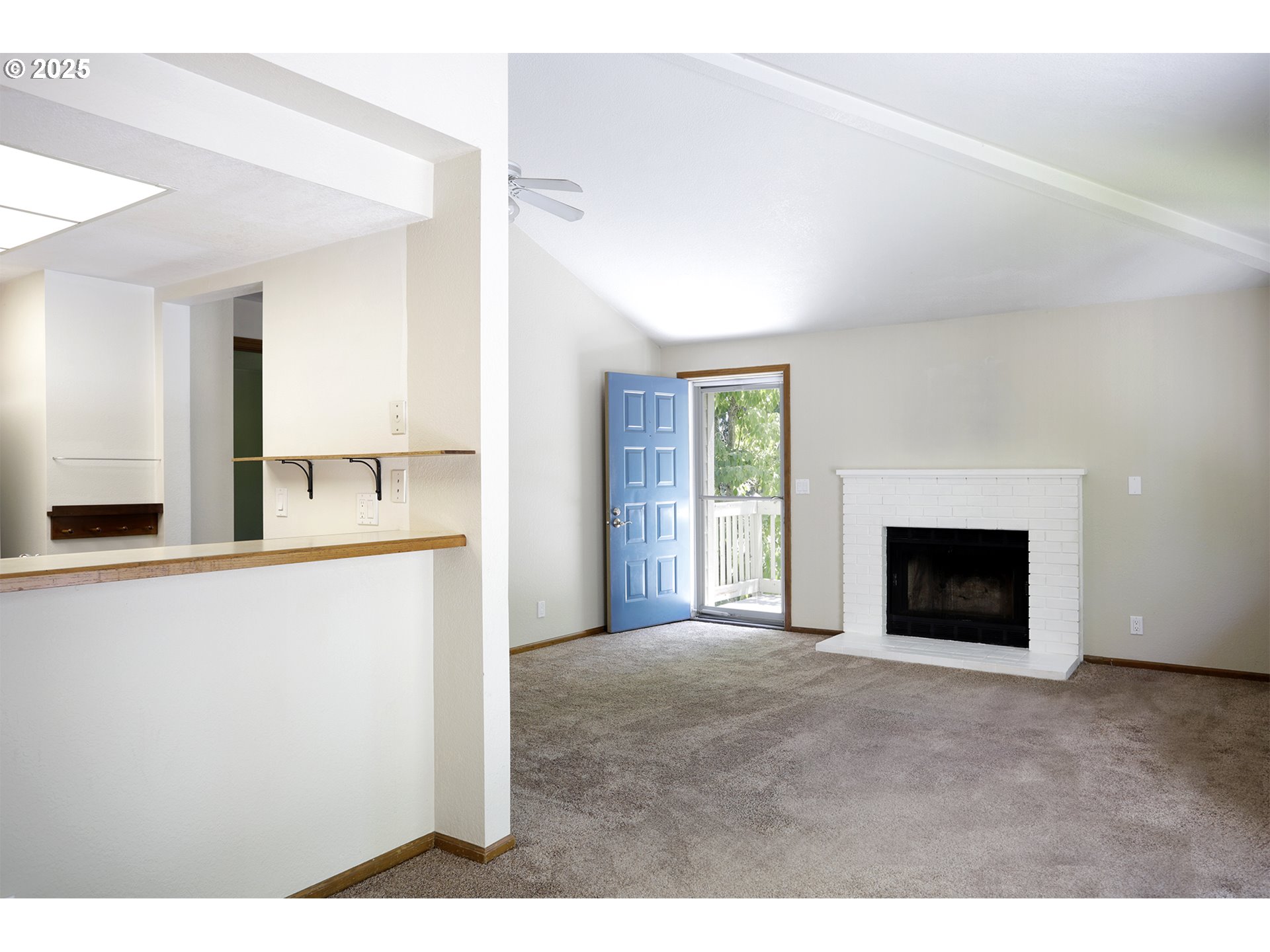 2053 LAKE ISLE TER