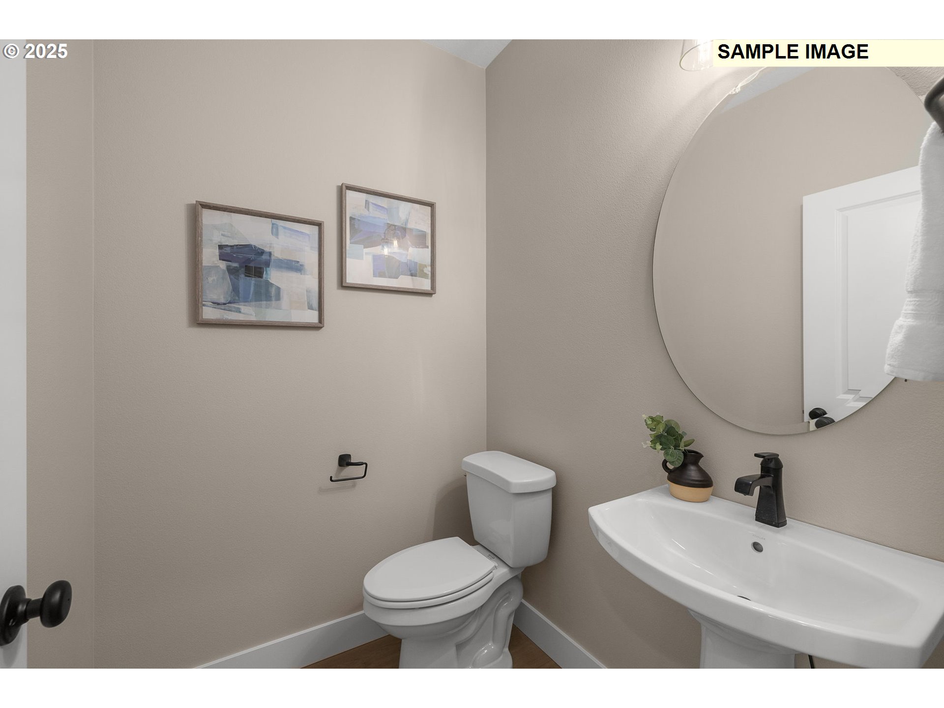 Beaverton, Oregon 97006, United States, 4 Bedrooms Bedrooms, ,3 BathroomsBathrooms,Residential,Active,123775