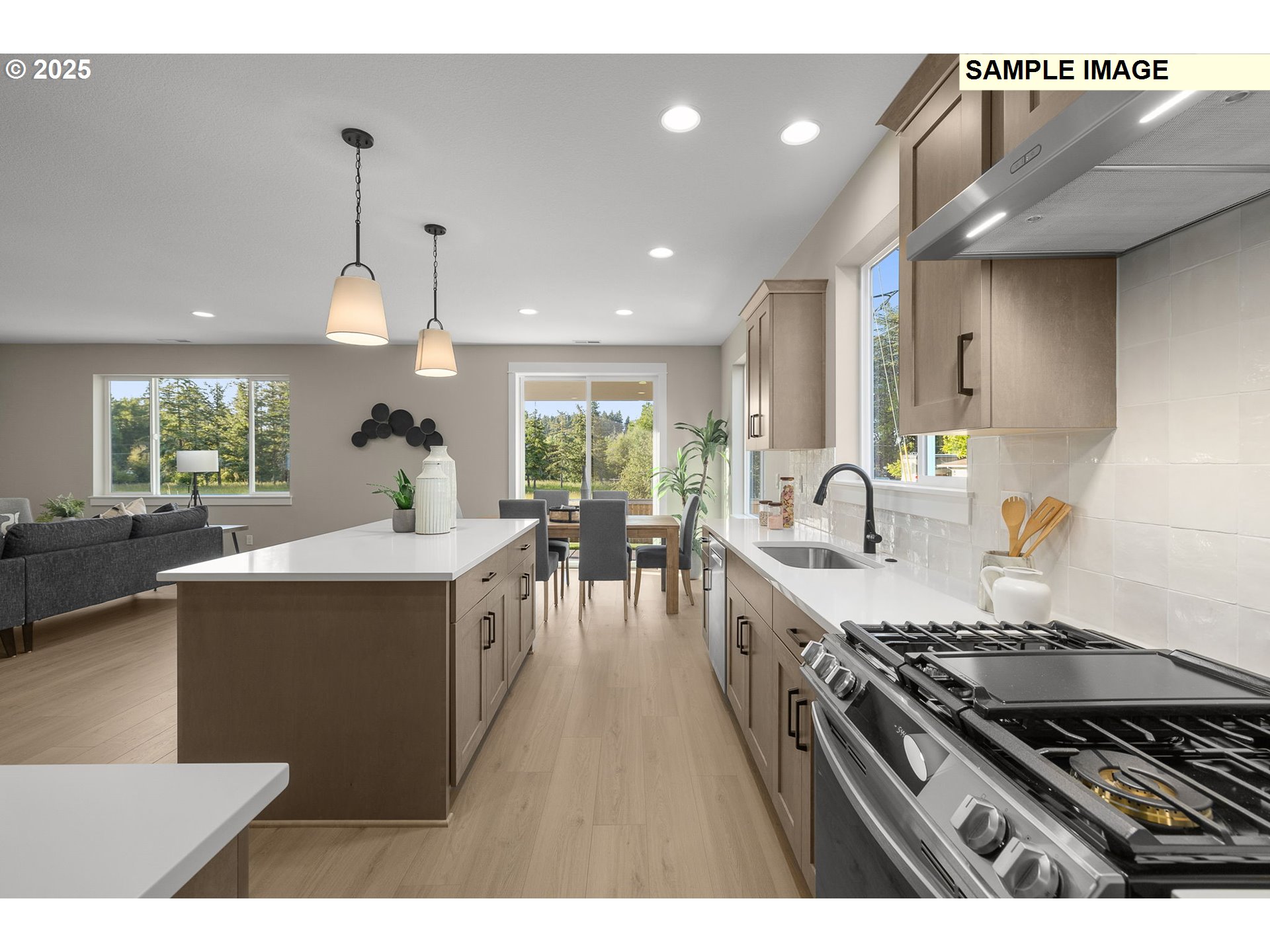 Beaverton, Oregon 97006, United States, 4 Bedrooms Bedrooms, ,3 BathroomsBathrooms,Residential,Active,123775