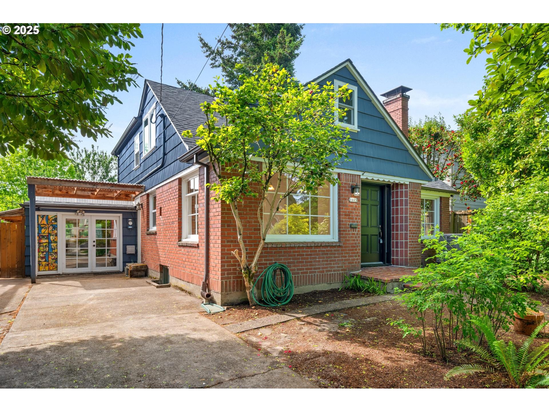 1605 SE 22ND AVE