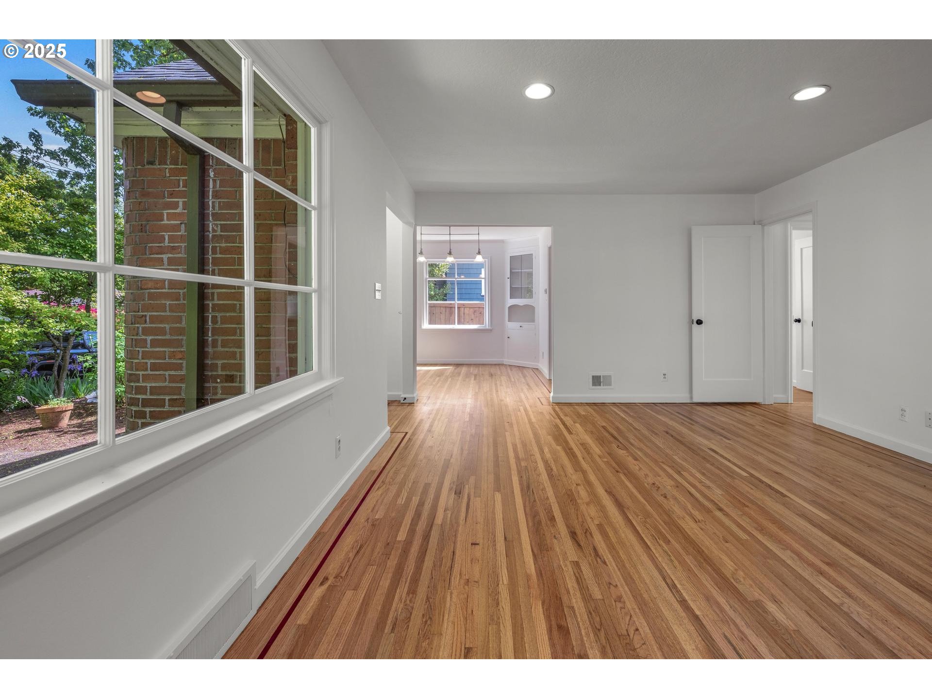 1605 SE 22ND AVE