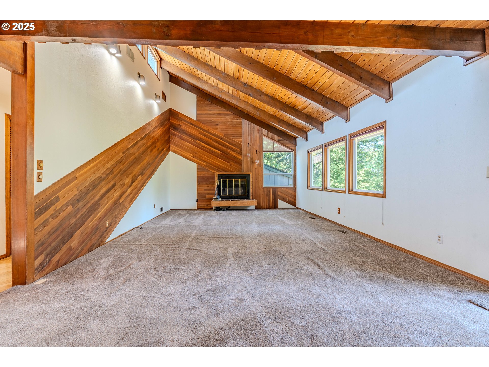 975 SW FLORENCE CT