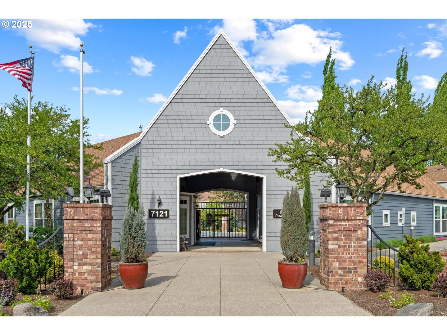 7143 SW SAGERT ST 104