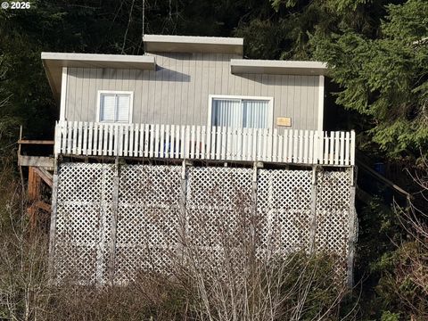 2637 S TENMILE Lakeside OR 97449