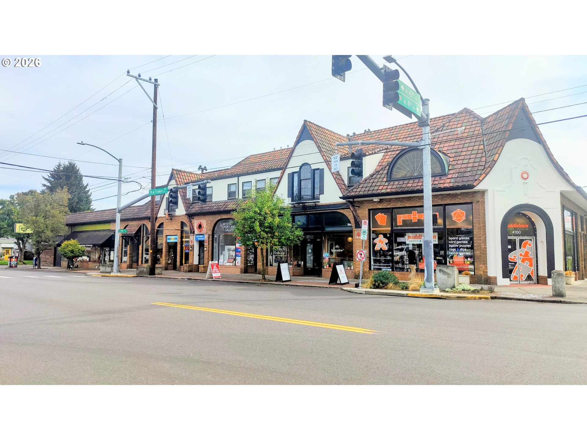 4118 NE FREMONT ST