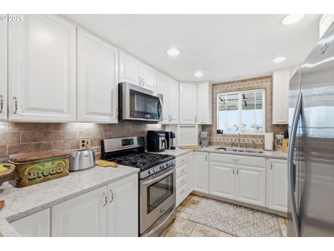 Tiny photo for 33025 Camas Swale Rd, Creswell, OR 97426 (MLS # 371827059)
