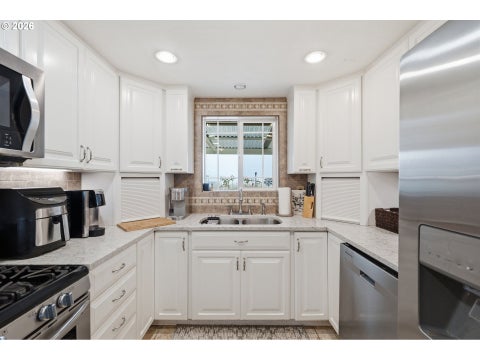 Tiny photo for 33025 Camas Swale Rd, Creswell, OR 97426 (MLS # 371827059)