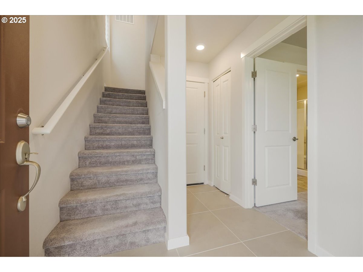 Portland, Oregon 97229, United States, 3 Bedrooms Bedrooms, ,4 BathroomsBathrooms,Residential,Active,131955