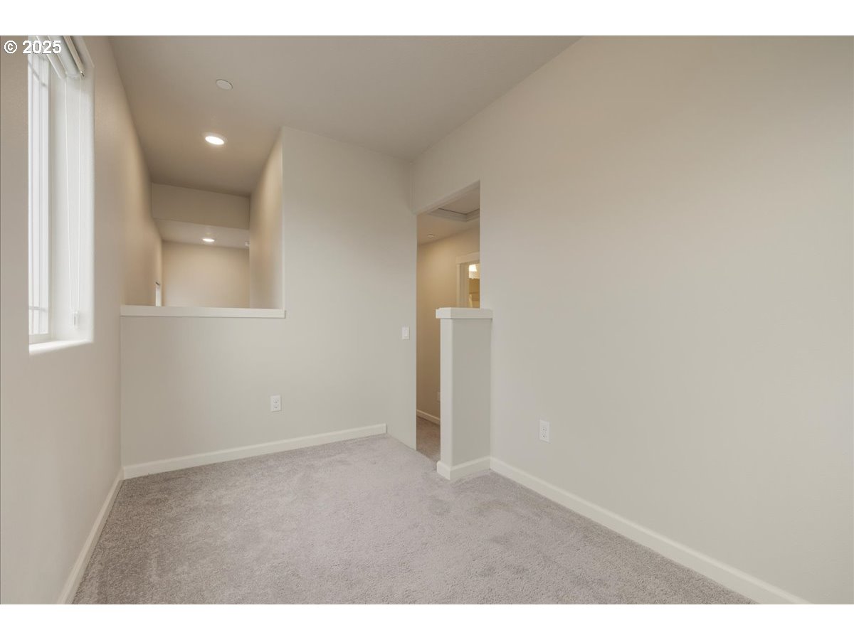 Portland, Oregon 97229, United States, 3 Bedrooms Bedrooms, ,4 BathroomsBathrooms,Residential,Active,131955