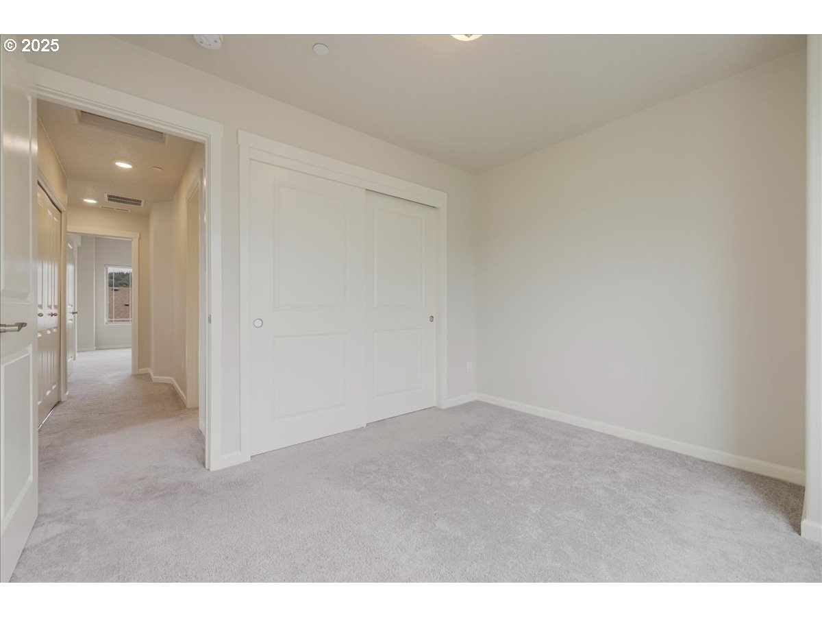 Portland, Oregon 97229, United States, 3 Bedrooms Bedrooms, ,4 BathroomsBathrooms,Residential,Active,131955