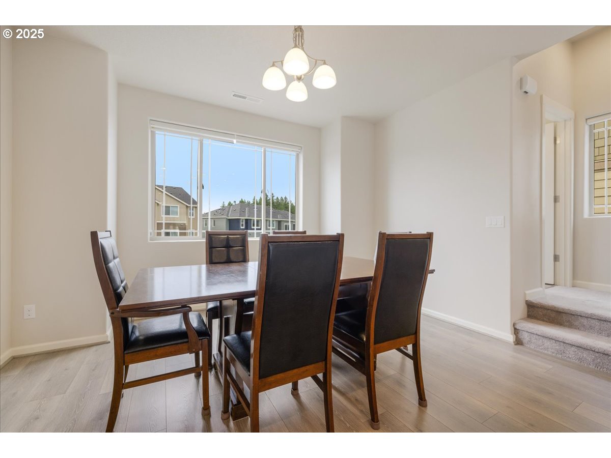 Portland, Oregon 97229, United States, 3 Bedrooms Bedrooms, ,4 BathroomsBathrooms,Residential,Active,131955