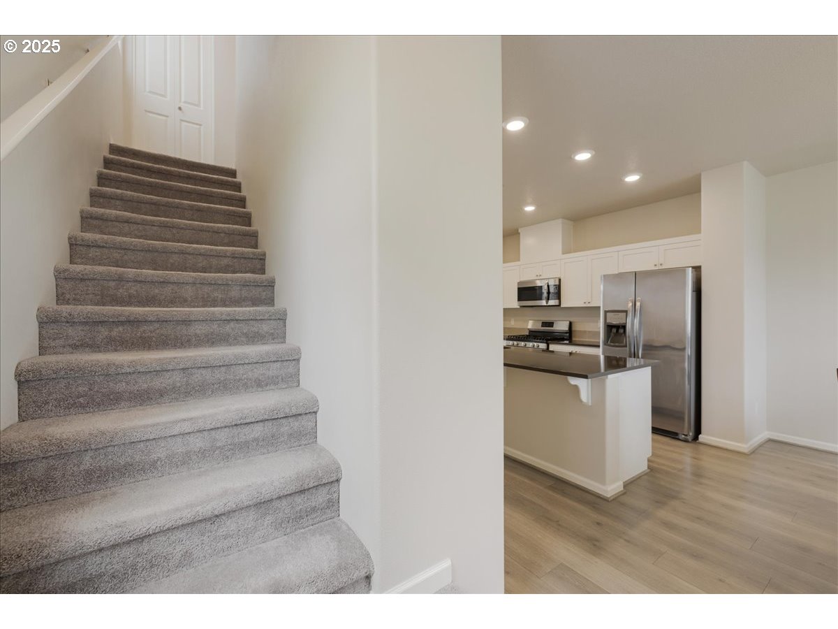 Portland, Oregon 97229, United States, 3 Bedrooms Bedrooms, ,4 BathroomsBathrooms,Residential,Active,131955