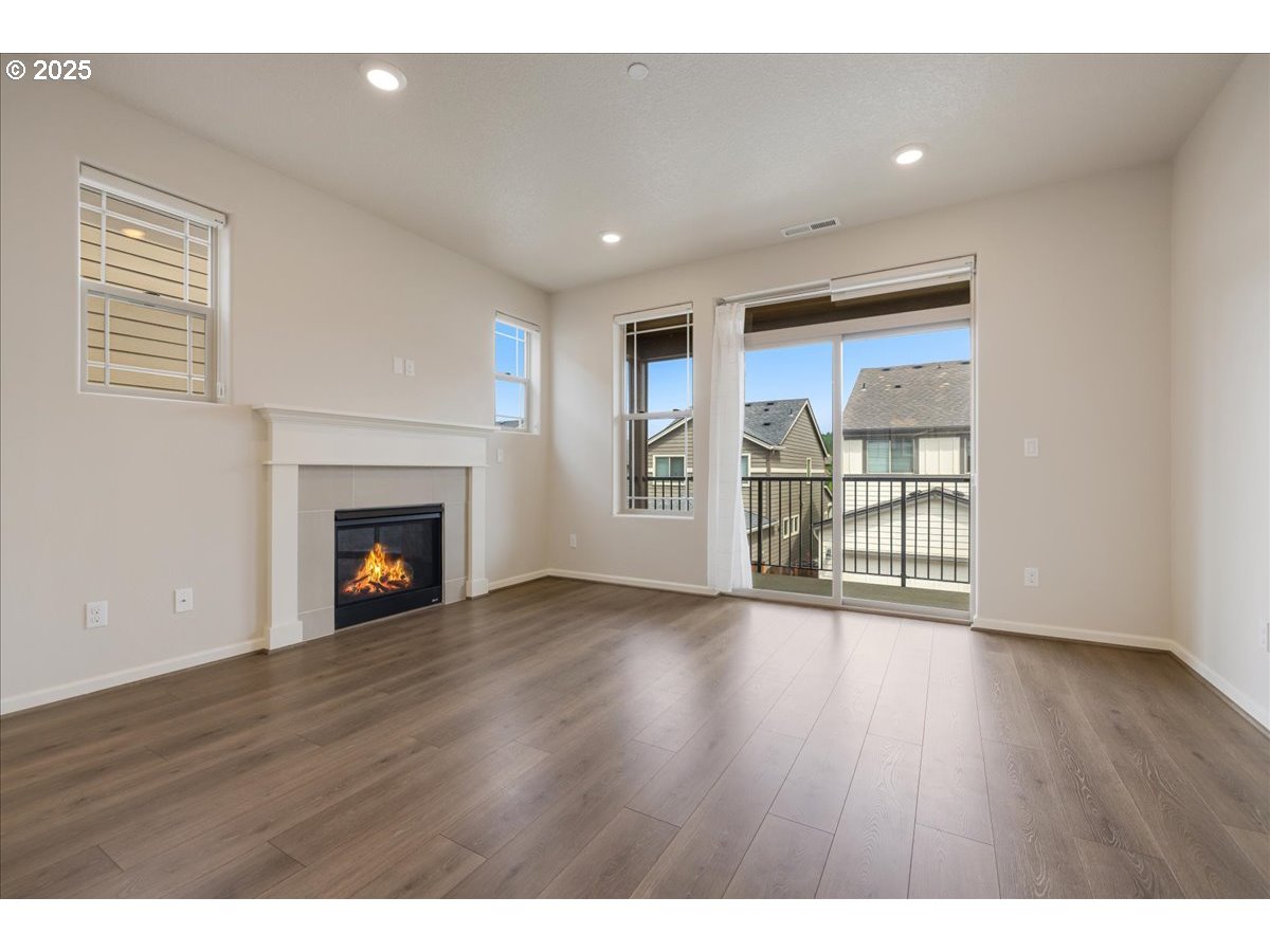 Portland, Oregon 97229, United States, 3 Bedrooms Bedrooms, ,4 BathroomsBathrooms,Residential,Active,131955