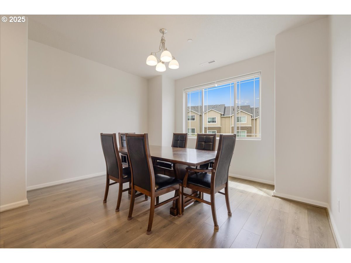 Portland, Oregon 97229, United States, 3 Bedrooms Bedrooms, ,4 BathroomsBathrooms,Residential,Active,131955