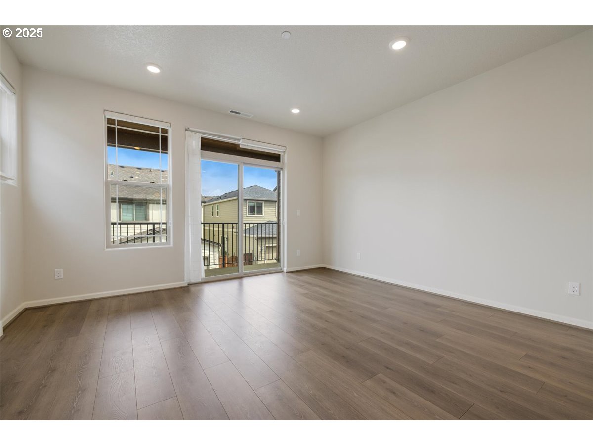 Portland, Oregon 97229, United States, 3 Bedrooms Bedrooms, ,4 BathroomsBathrooms,Residential,Active,131955