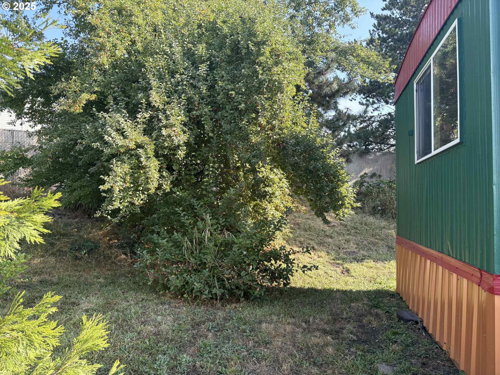 2071 NE STEPHENS ST M8