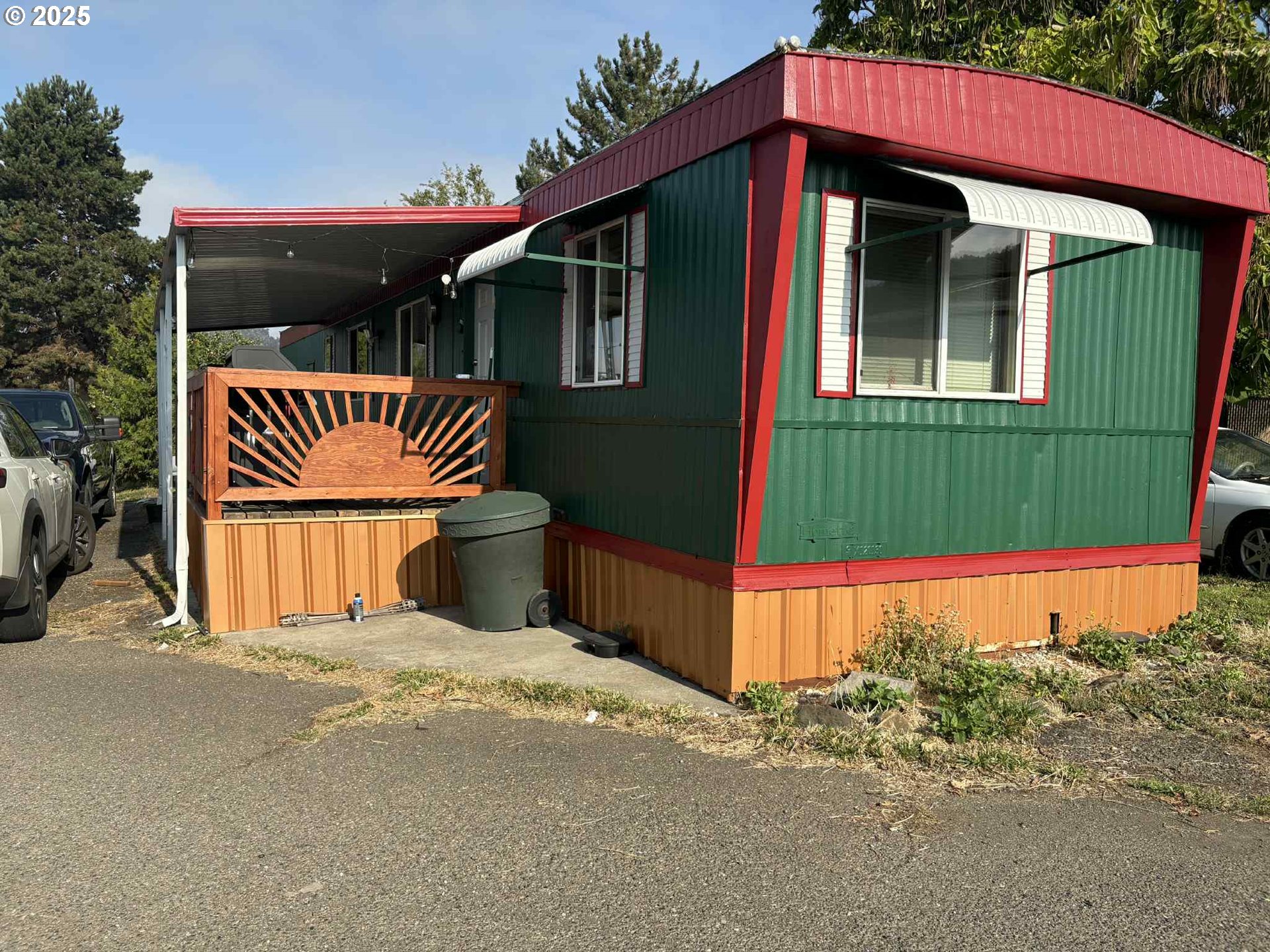 2071 NE STEPHENS ST M8