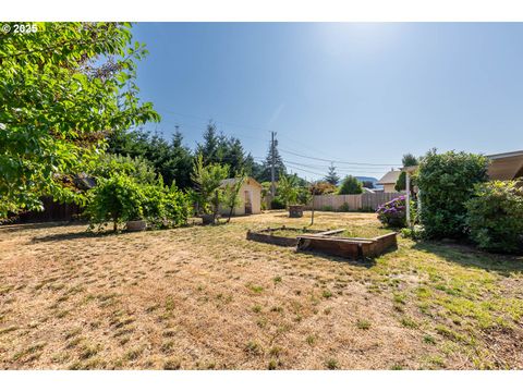 Tiny photo for 47711 Commercial St, Oakridge, OR 97463 (MLS # 506357384)