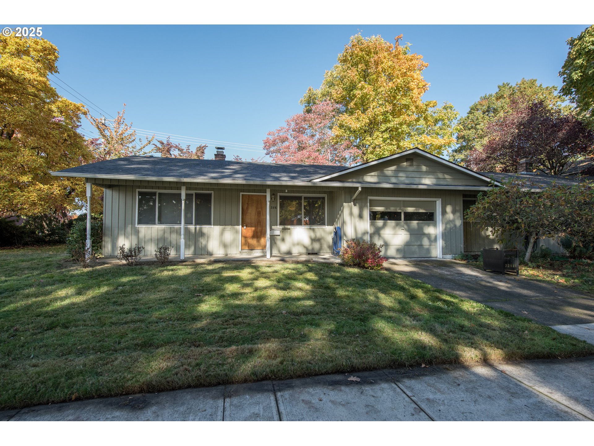 284 NW 4TH AVE