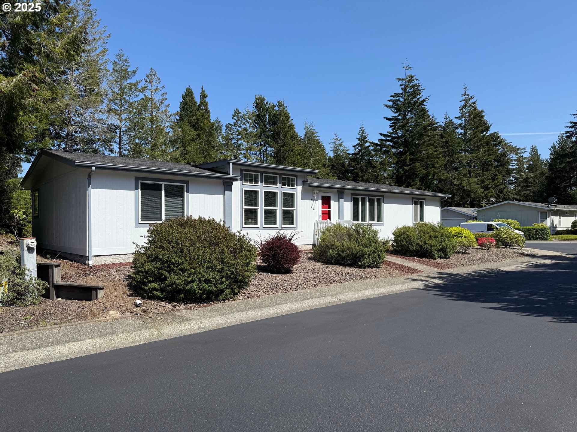 613 GLENBROOK CIR