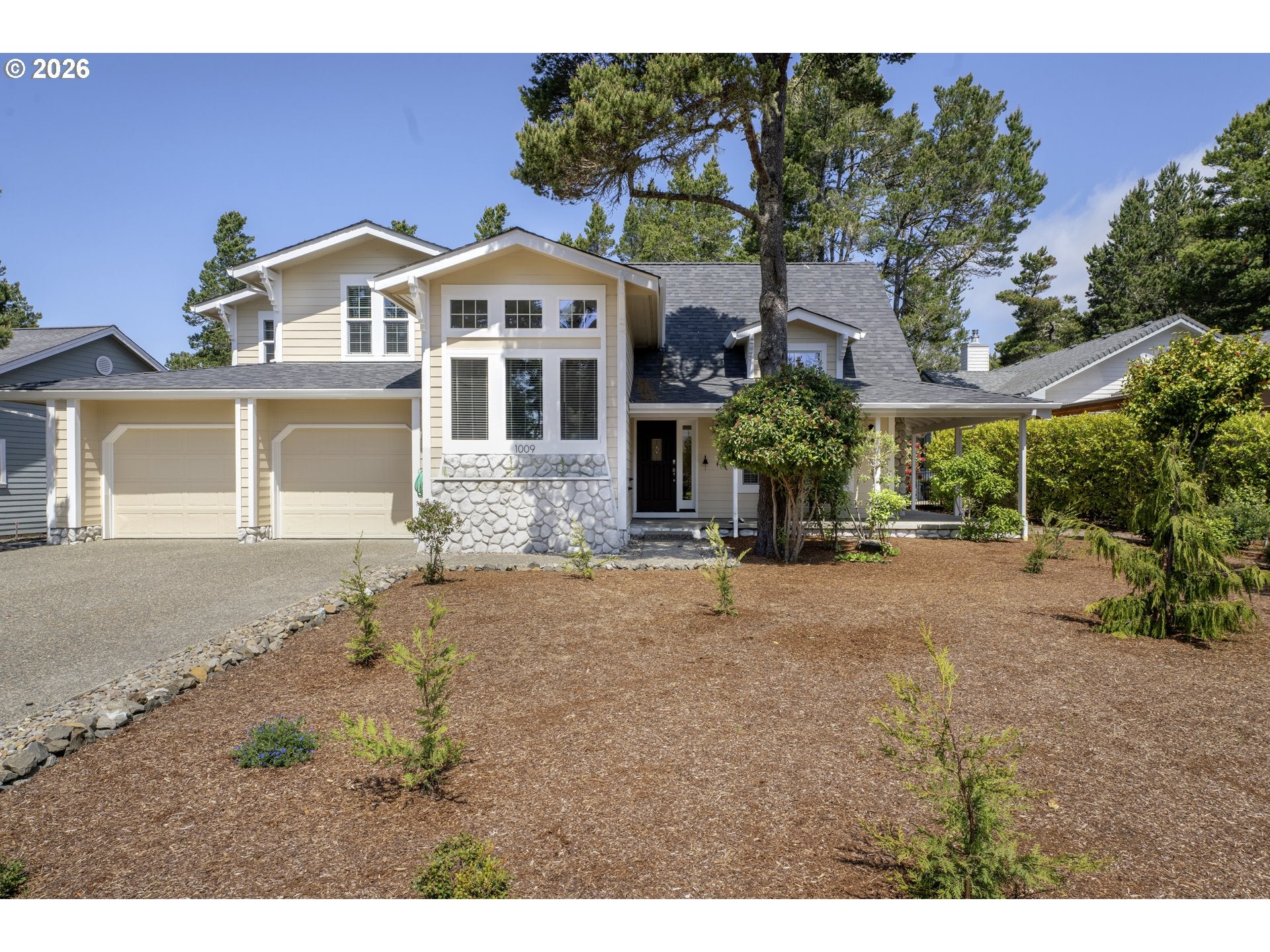 1009 ROYAL SAINT GEORGE DR