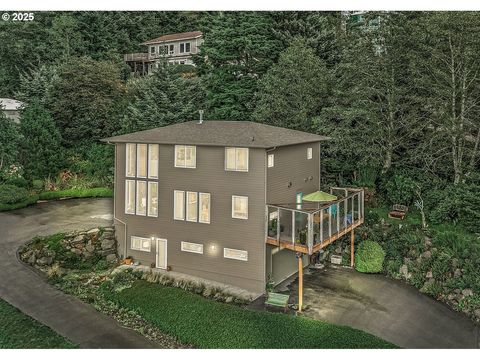 121 GREENHILL DR Yachats OR 97498
