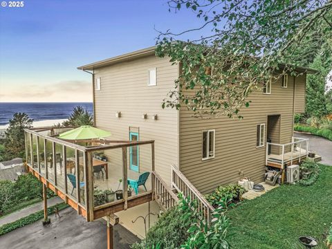 121 GREENHILL DR Yachats OR 97498