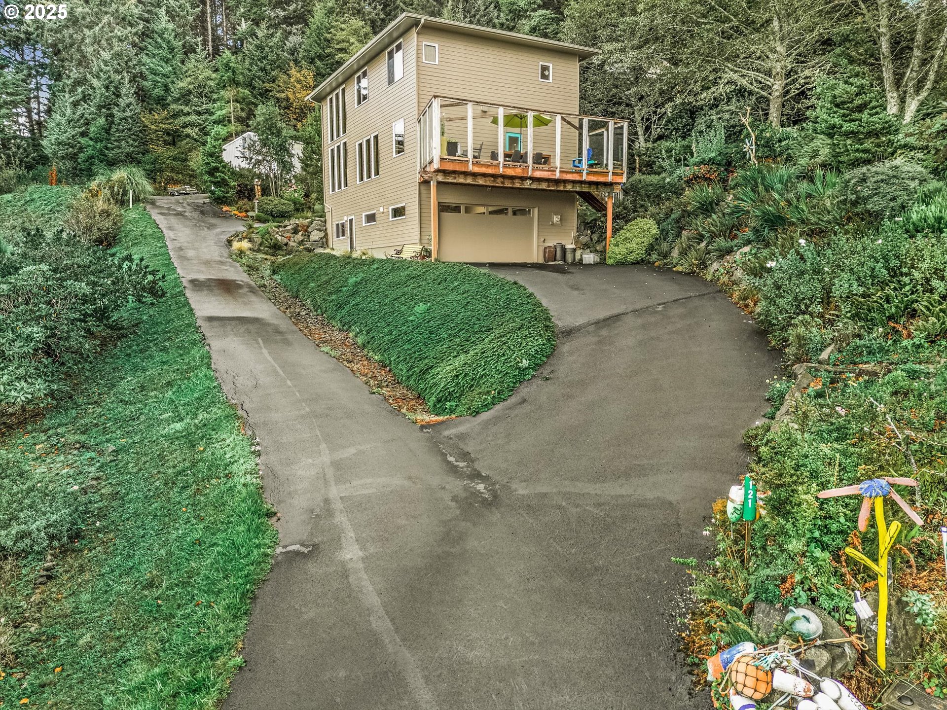 121 GREENHILL DR
