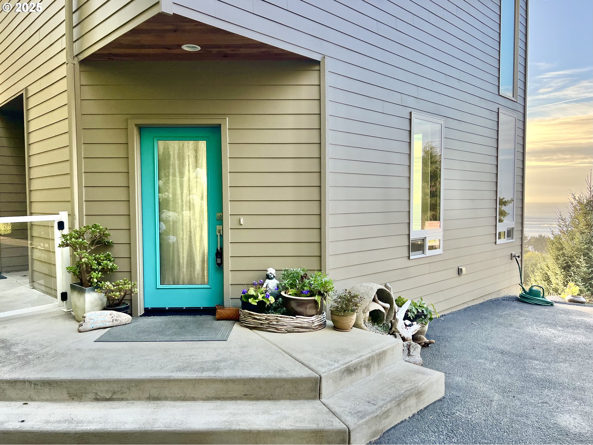 121 GREENHILL DR