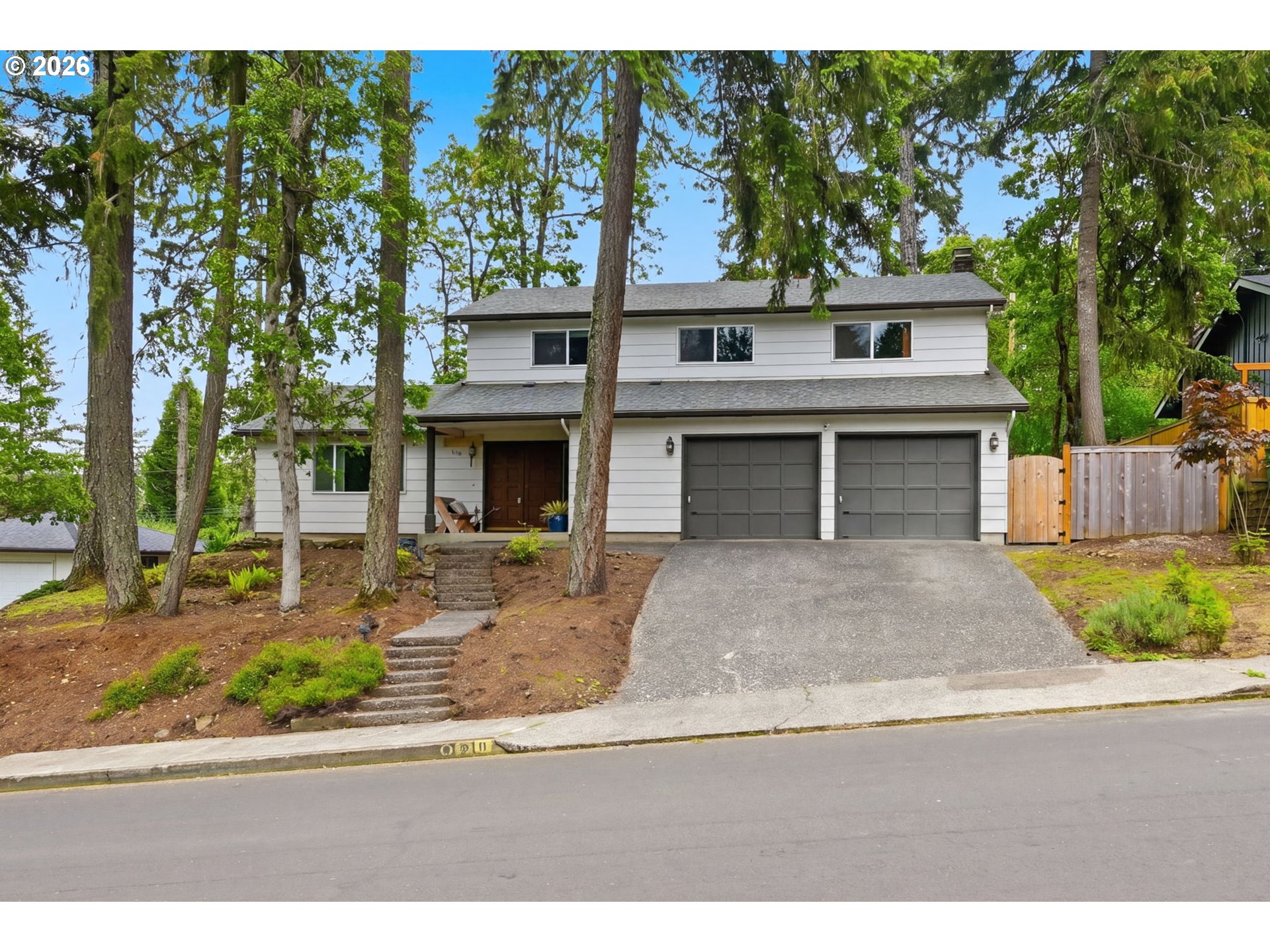 610 EMPRESS AVE