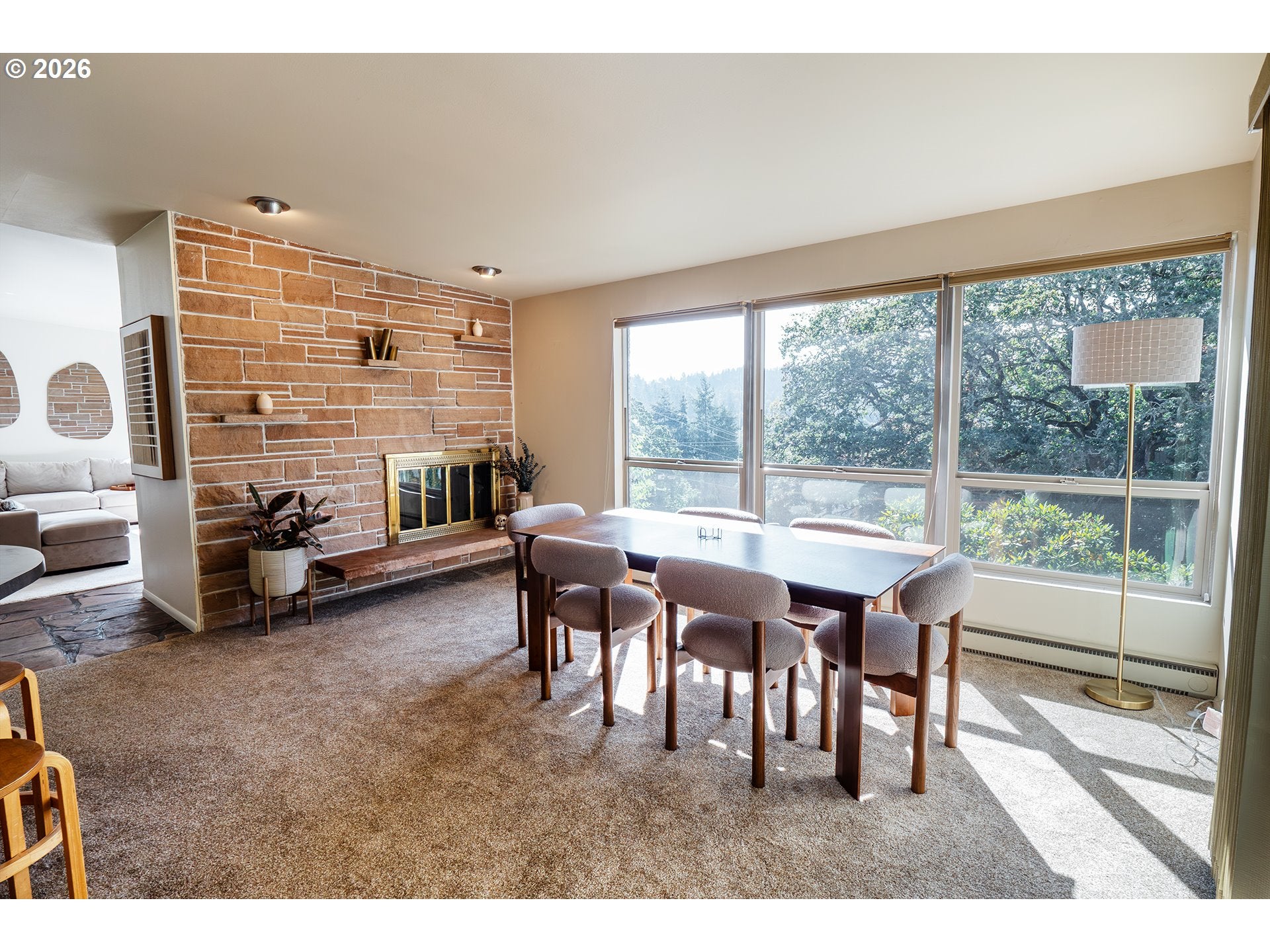 495 W 27th AVE