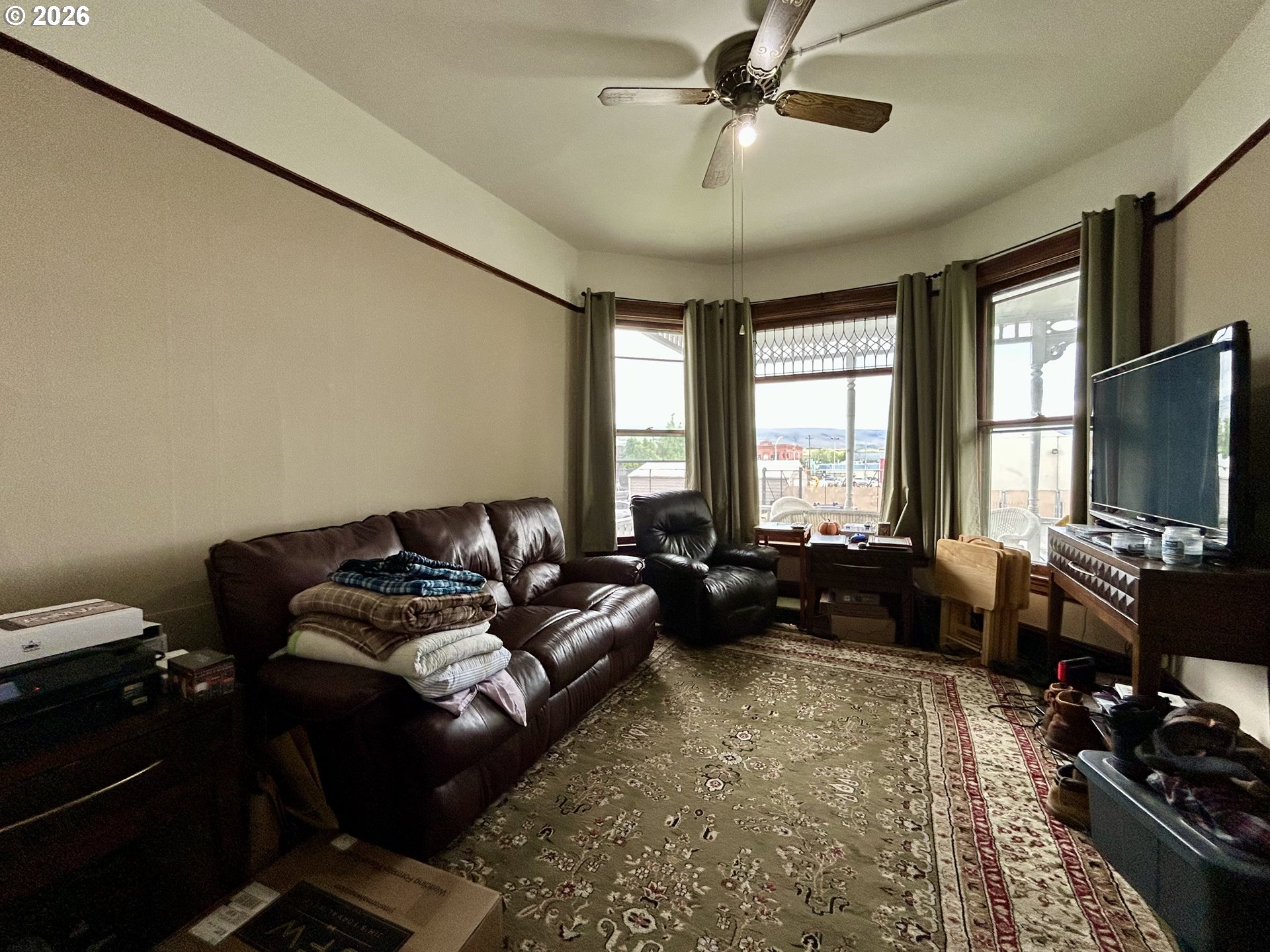 506 E 4TH ST