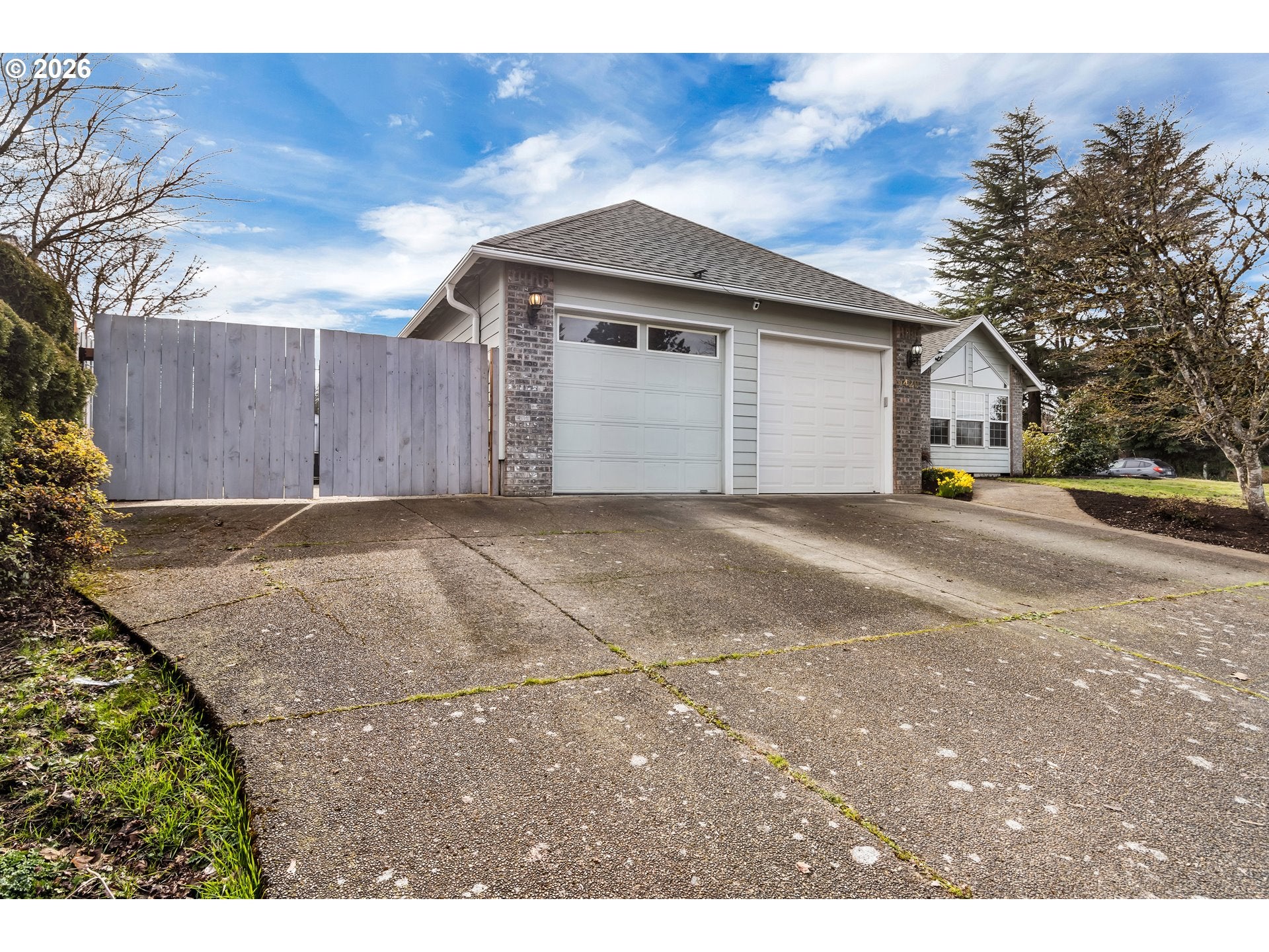 1420 NE HOFFMAN DR