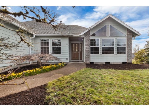 Photo of 1420 NE Hoffman Dr, McMinnville, OR 97128 (MLS # 459522075)
