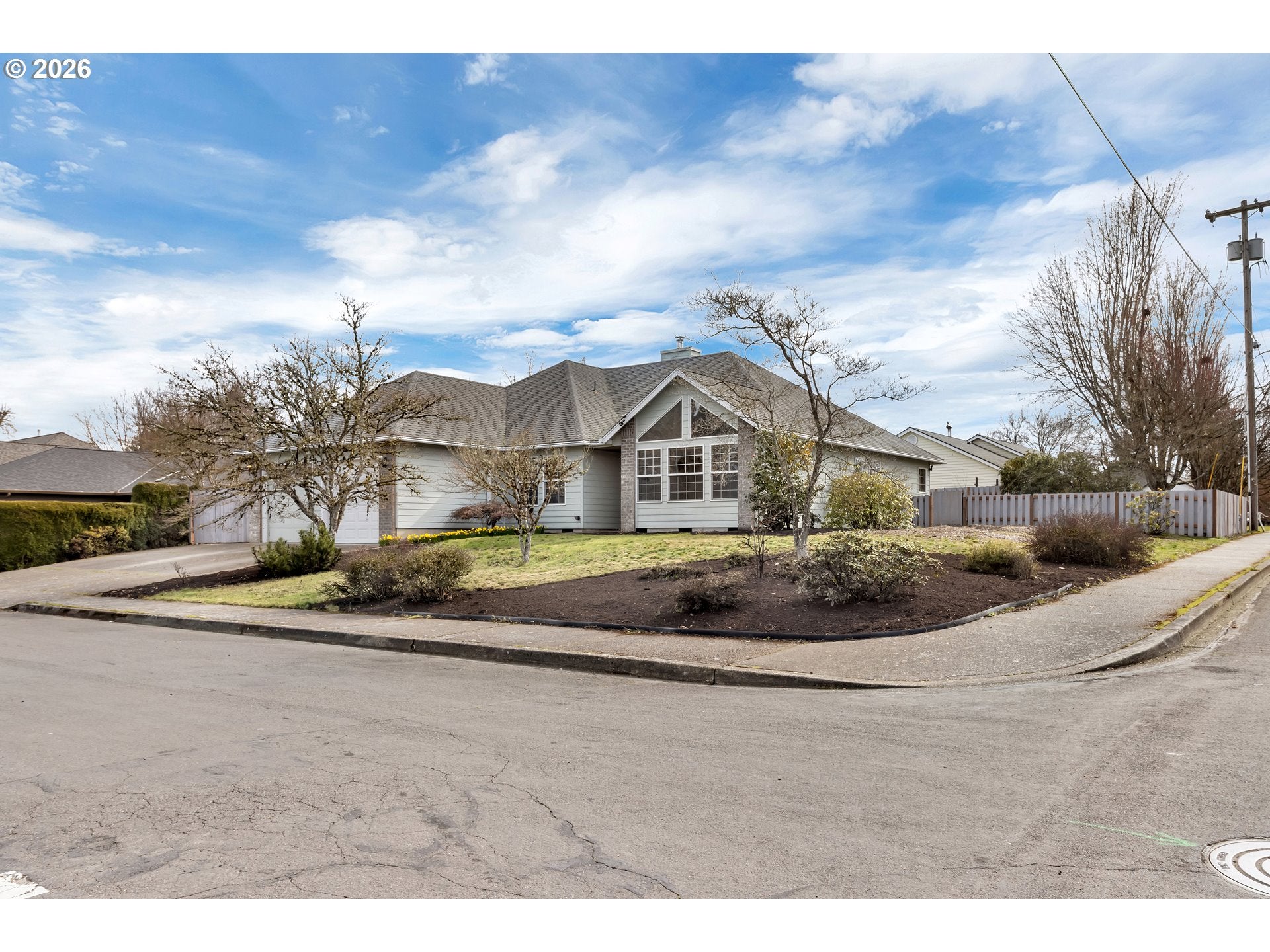 1420 NE HOFFMAN DR