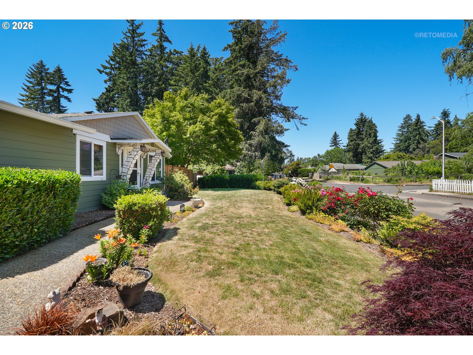 292 NW MERLE DR