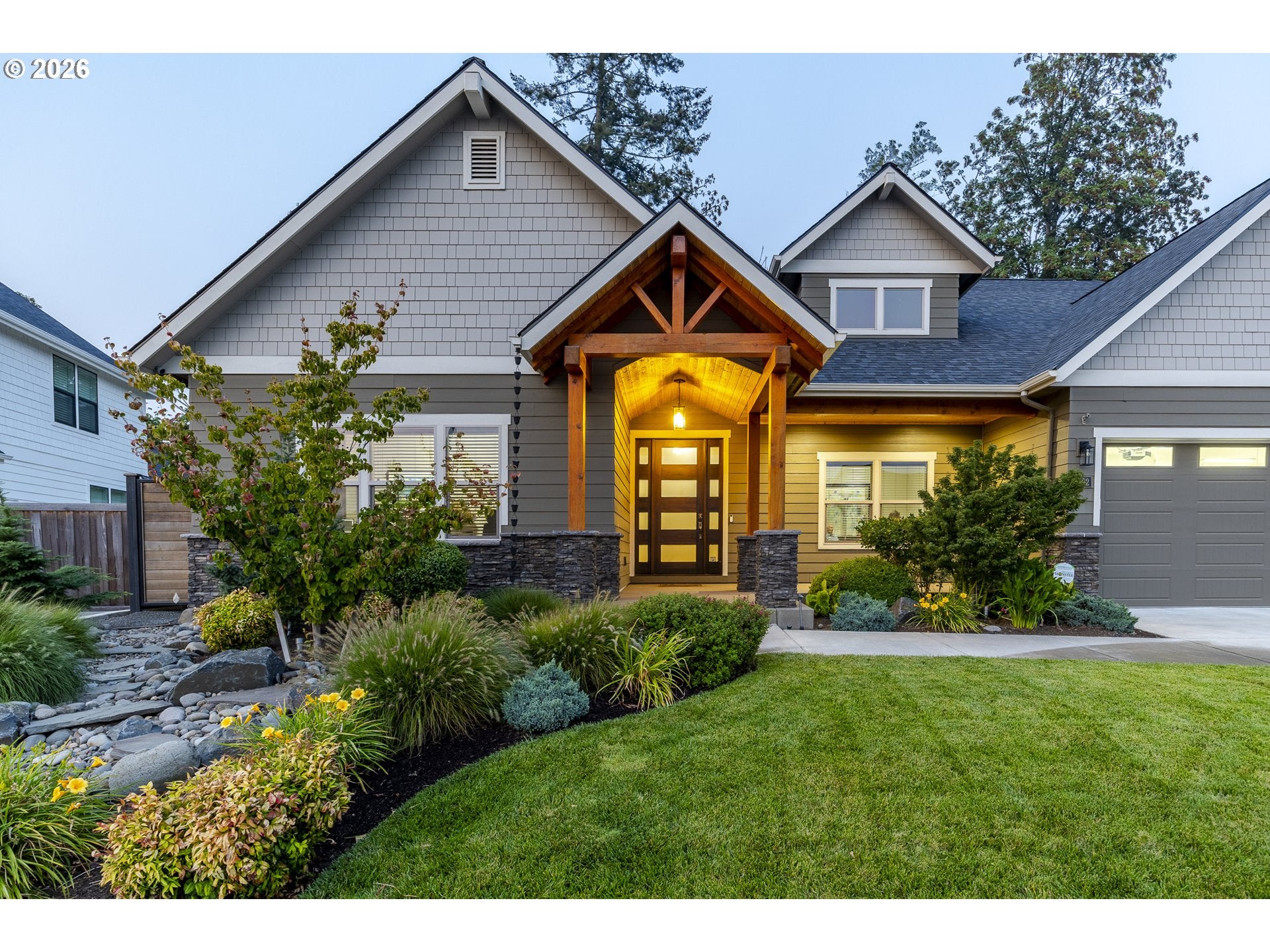 1822 JOHN DAY DR
