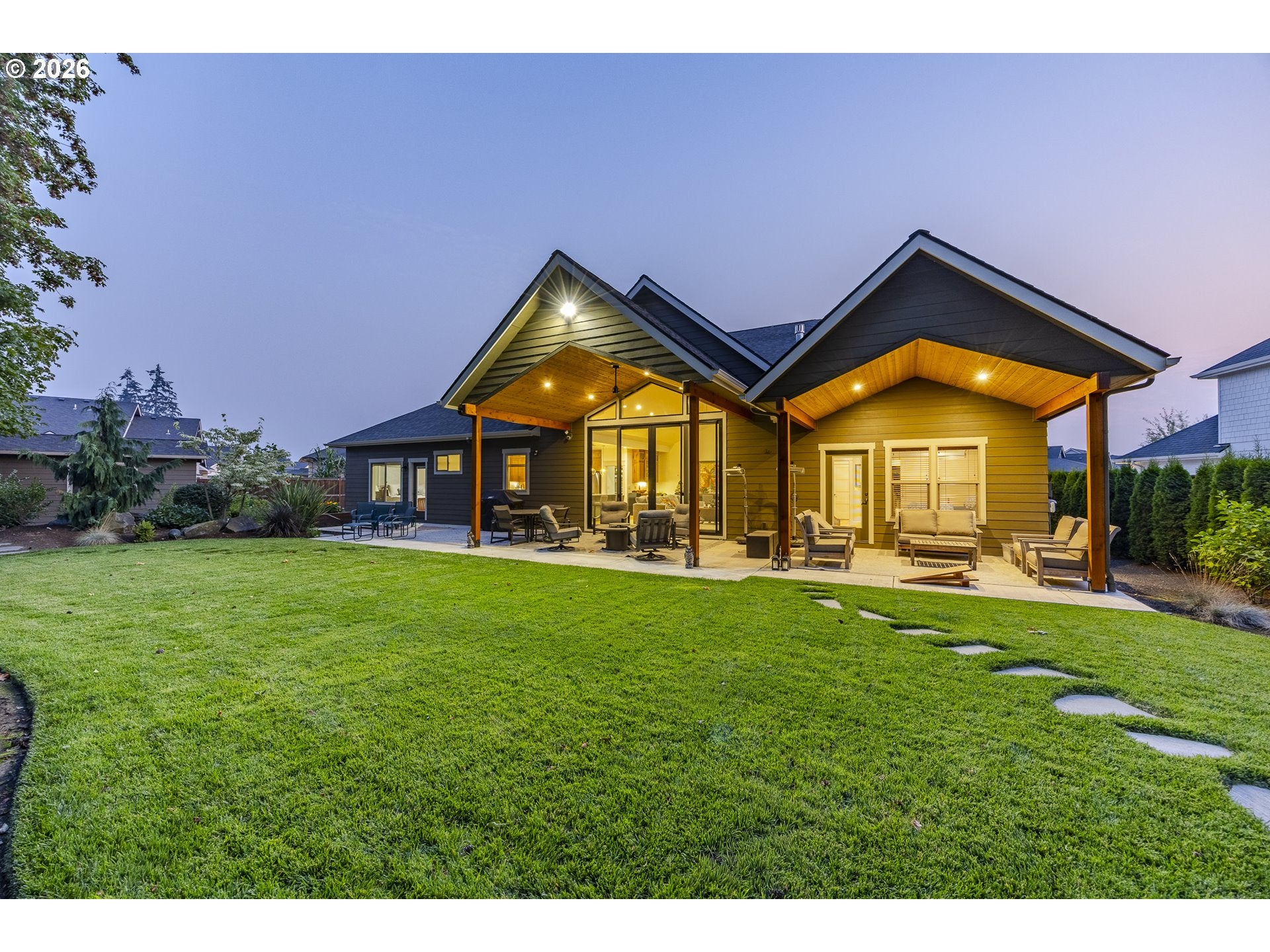 1822 JOHN DAY DR
