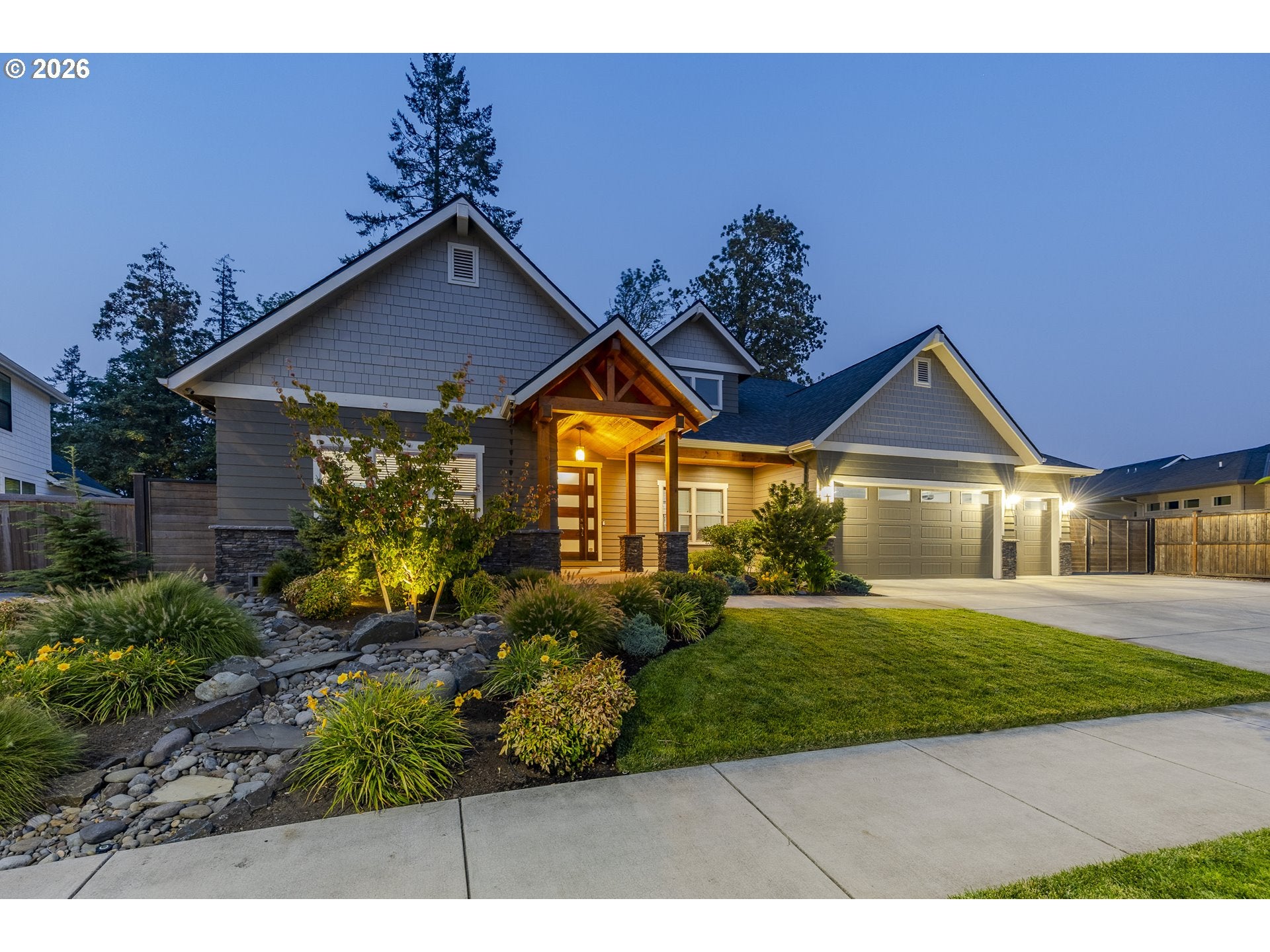 1822 JOHN DAY DR