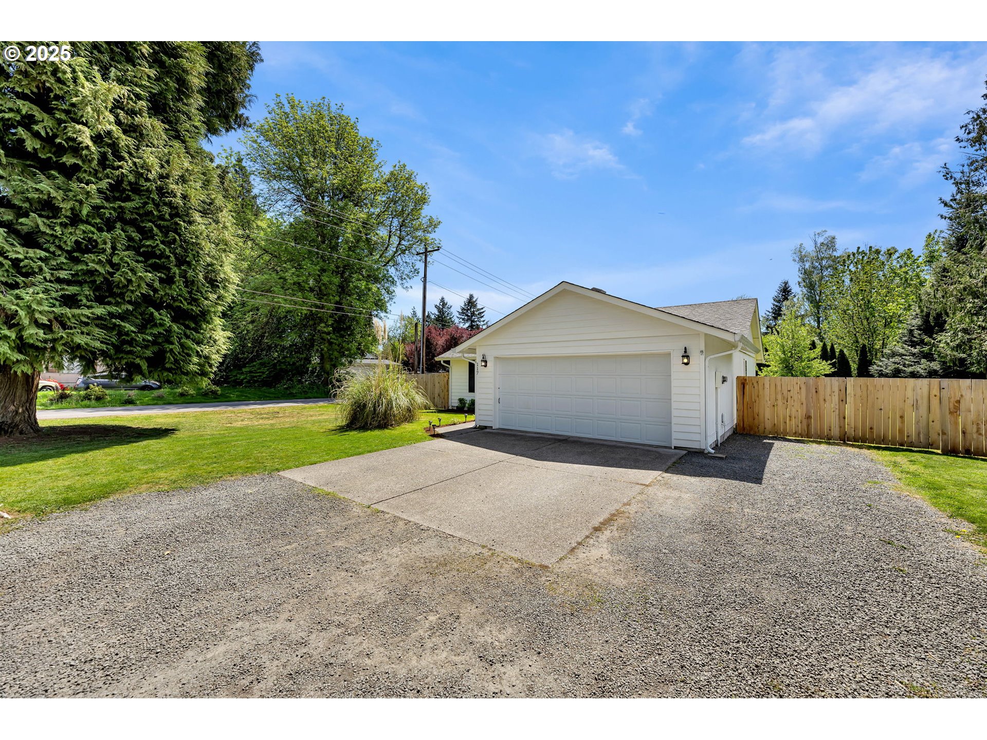 117 E CUSHMAN ST