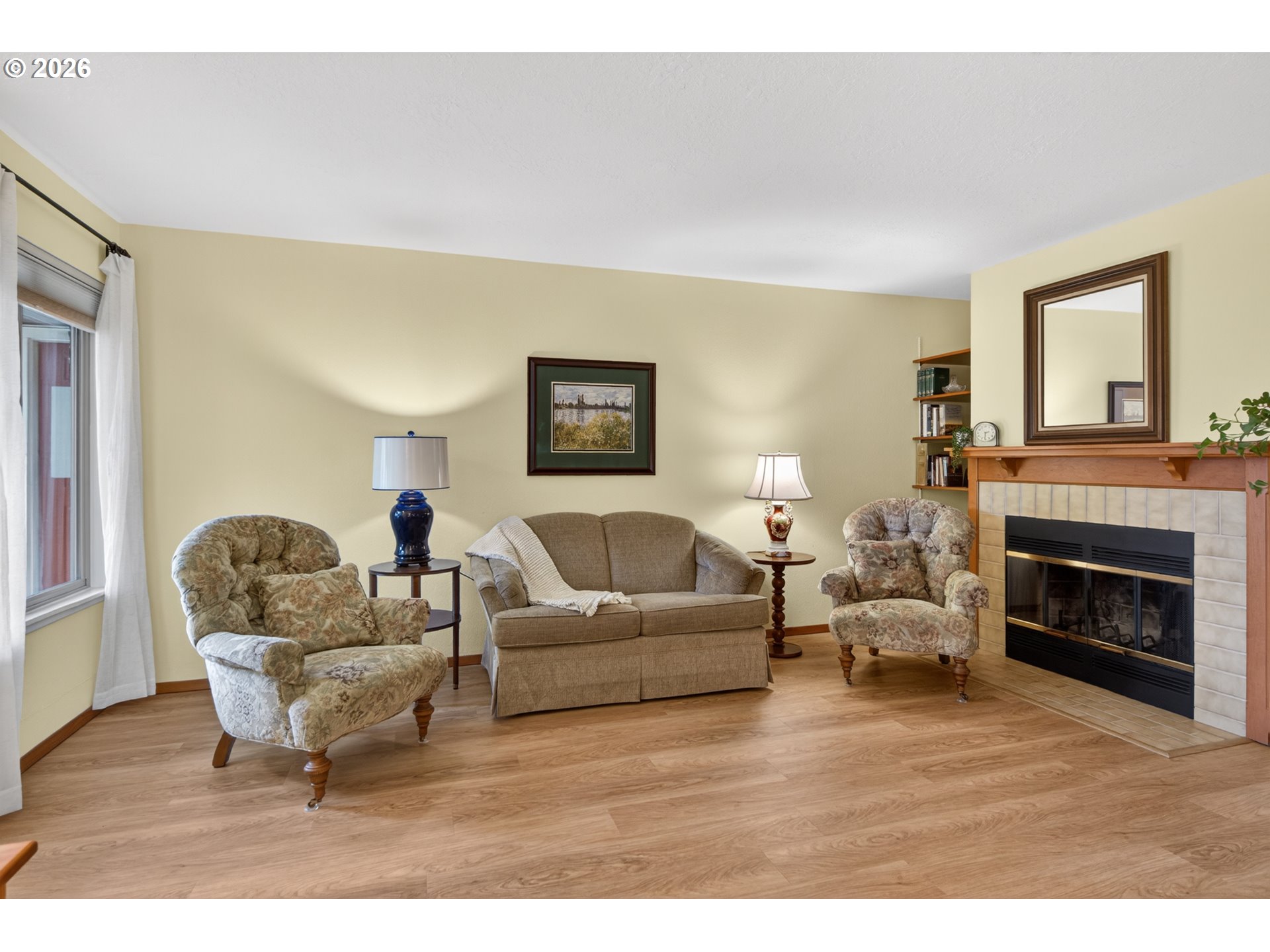 86 KINGSGATE RD F105