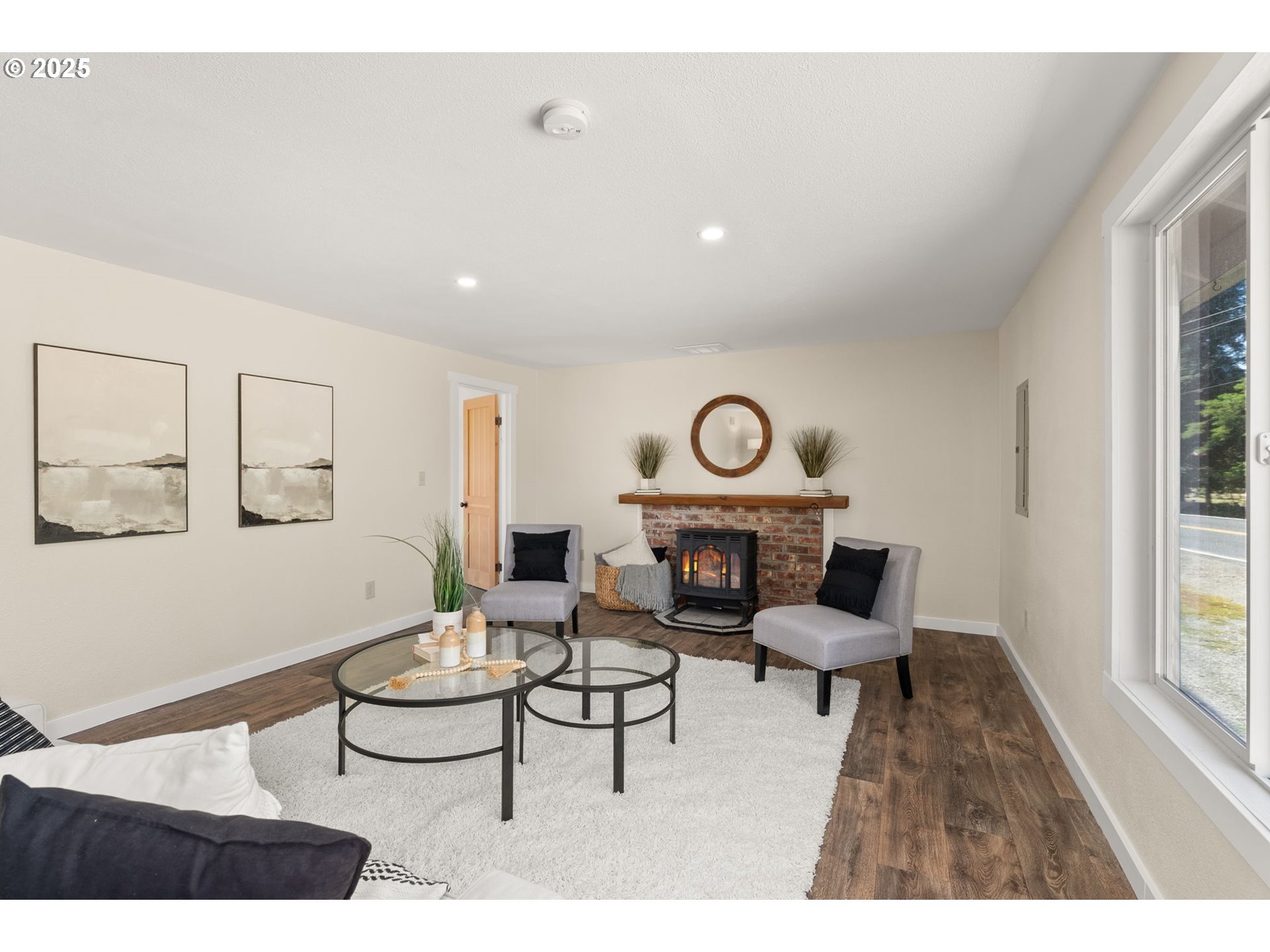 Centralia, Washington 98531, United States, 3 Bedrooms Bedrooms, ,1 BathroomBathrooms,Residential,Active,213297