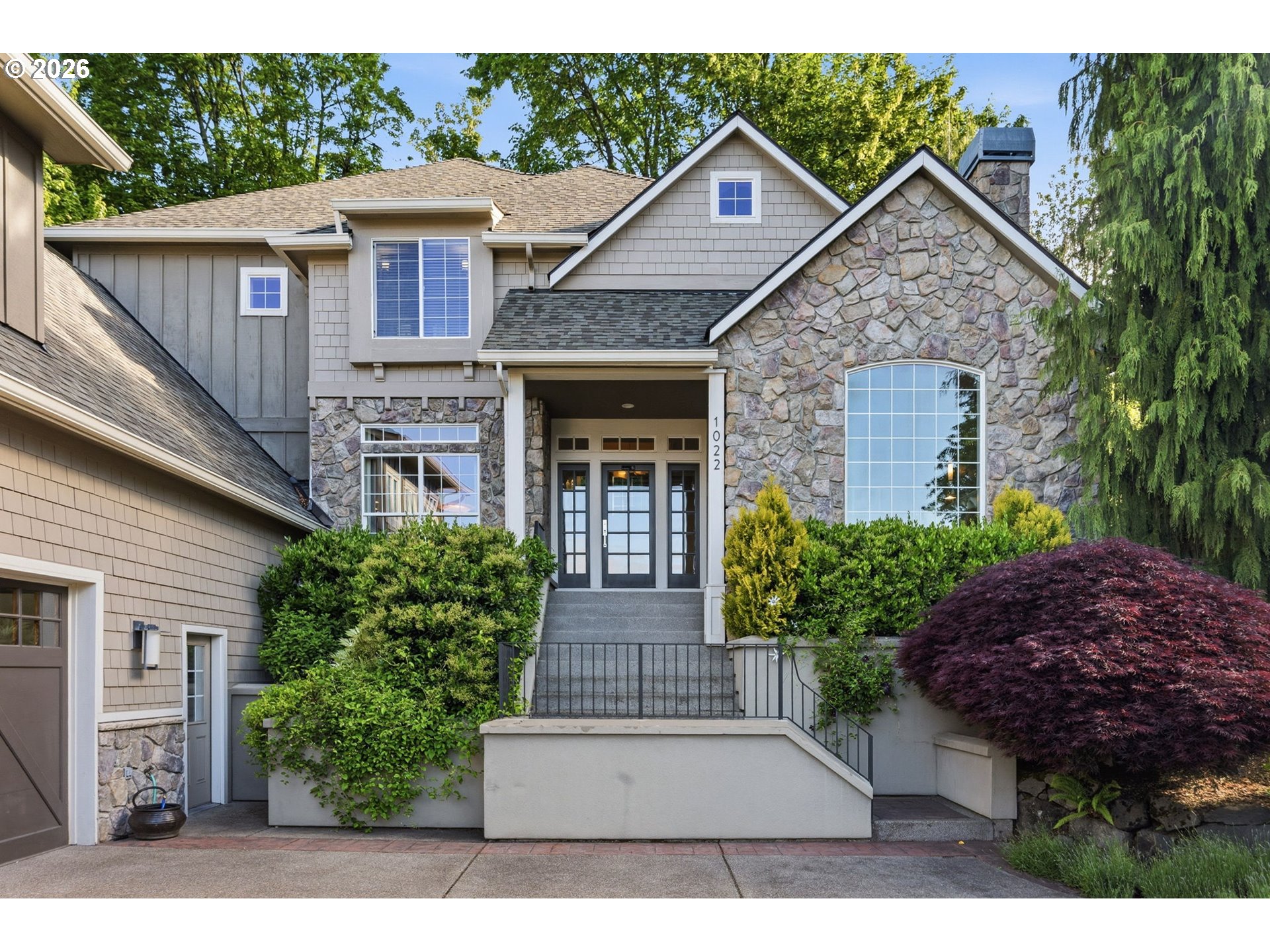 1022 NW FERNRIDGE CT