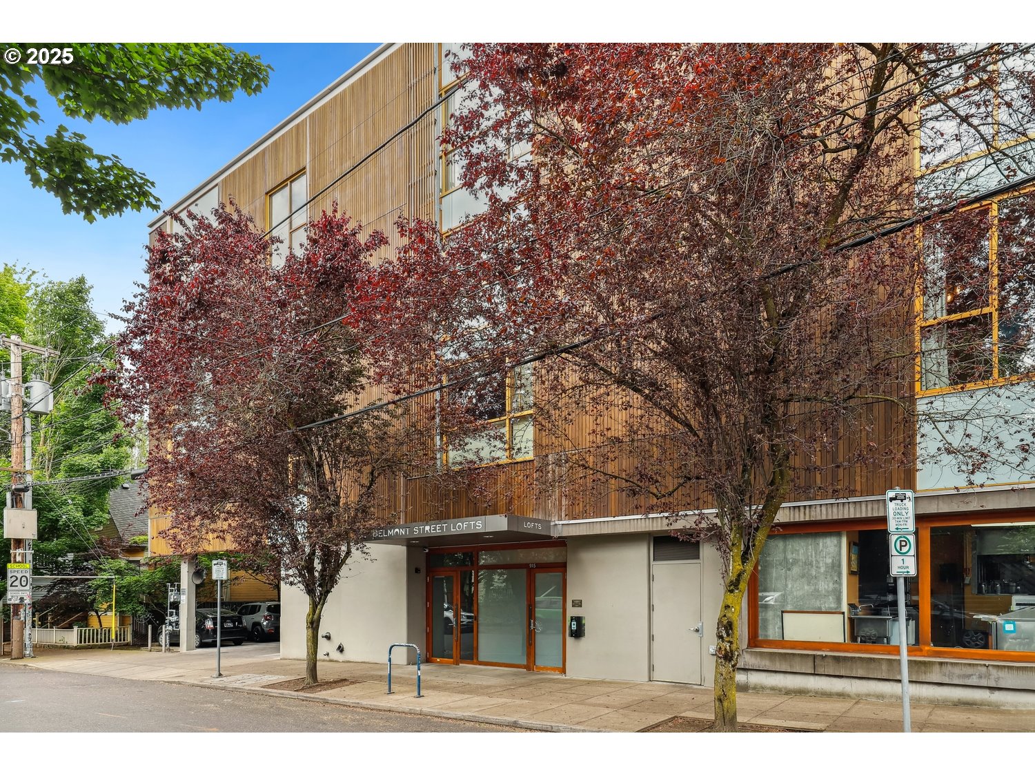915 SE 35TH AVE 205