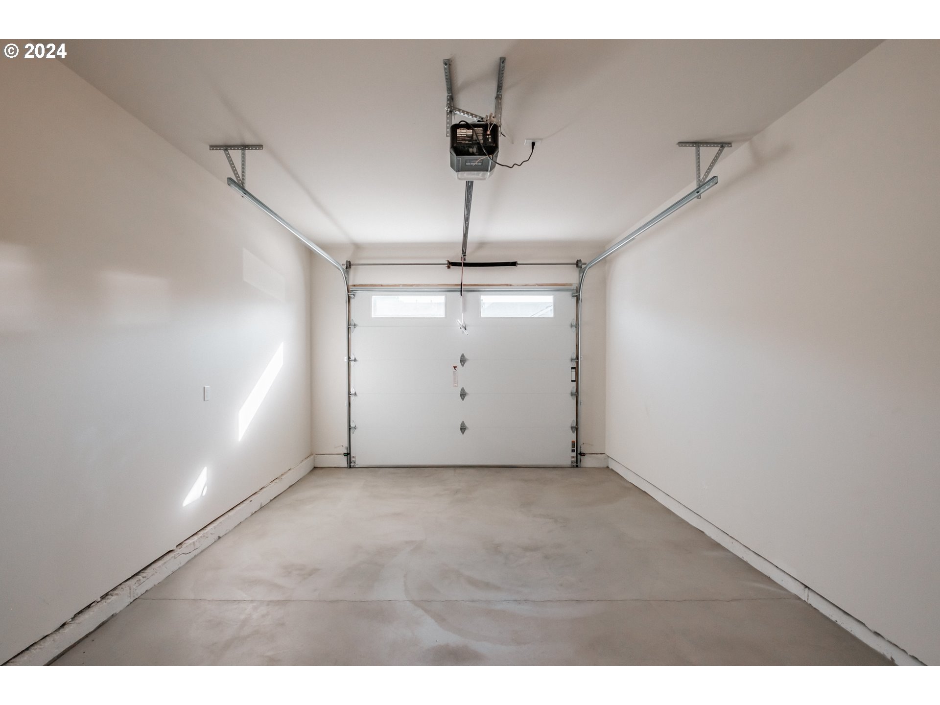 Lebanon, Oregon 97355, United States, 3 Bedrooms Bedrooms, ,3 BathroomsBathrooms,Residential,Active,193037