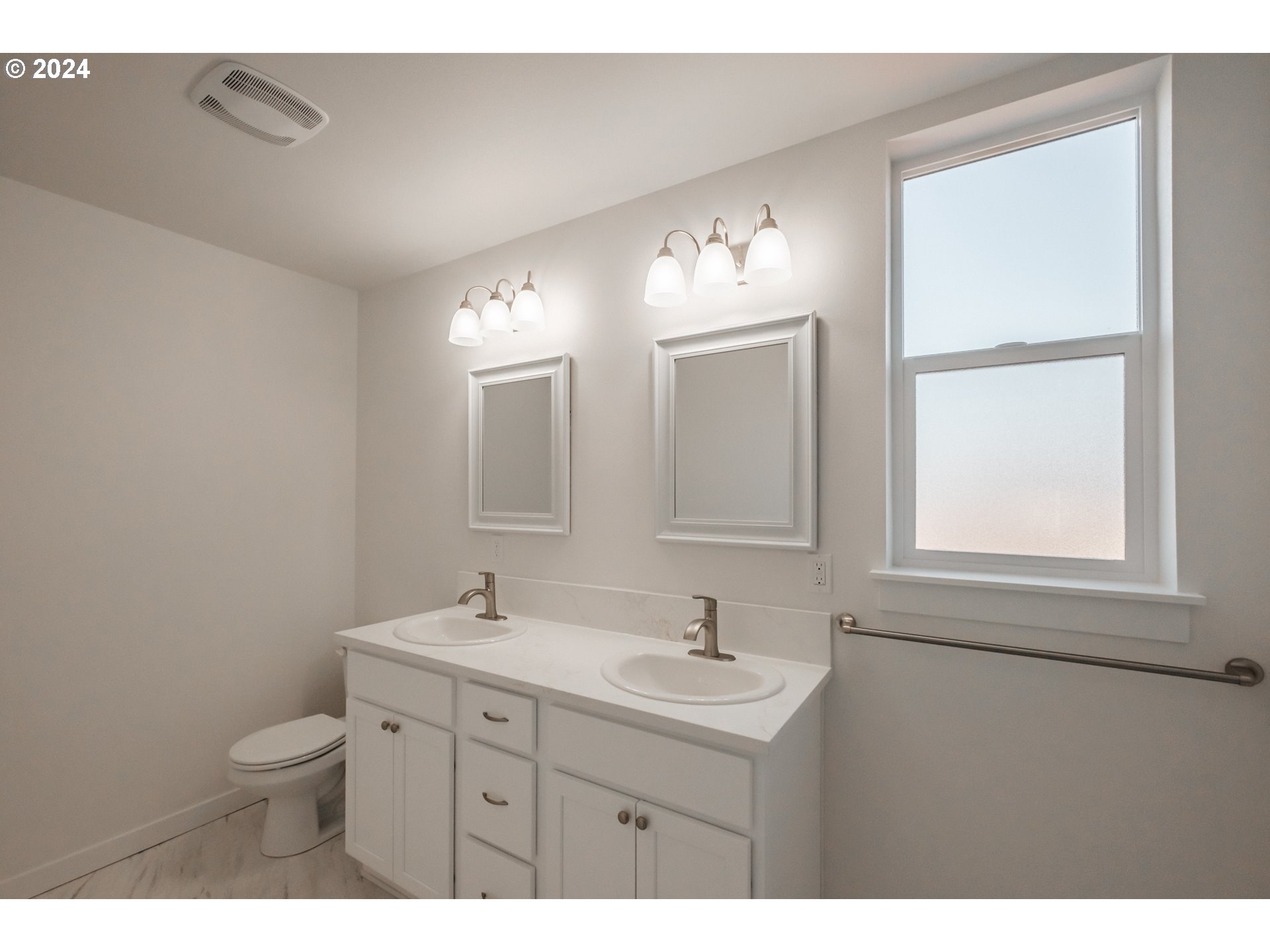 Lebanon, Oregon 97355, United States, 3 Bedrooms Bedrooms, ,3 BathroomsBathrooms,Residential,Active,193037